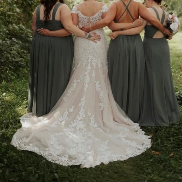 Maggie Sottero Wedding Gown - Picture 4 of 5